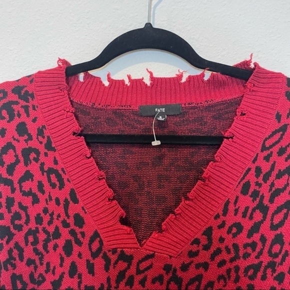 FATE Womens Distressed Leopard Sweater Red Black - Picture 6 of 7